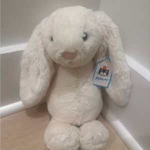 Jellycat Cream Medium Bashful Bunny Plush NEW with tags